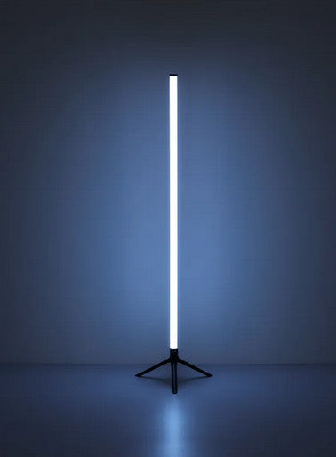 Smarte LED-Eck Bodenlampe - RGB-Farbwechsel