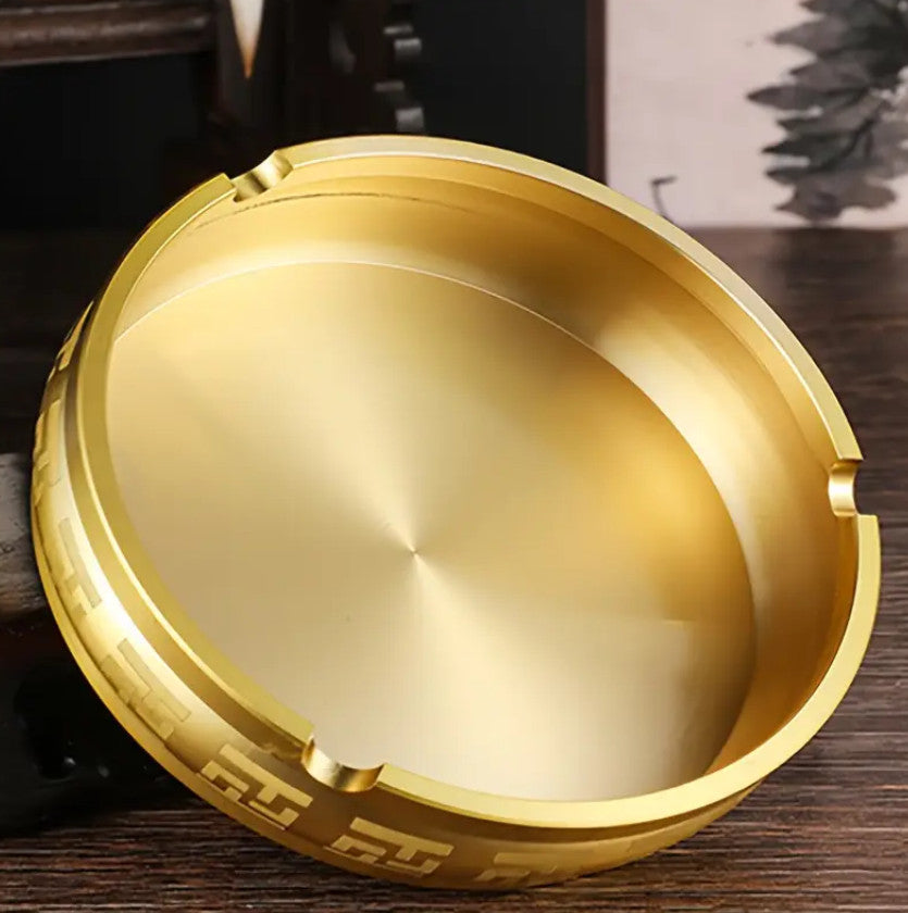 Eleganter Aschenbecher aus Reinem Messing