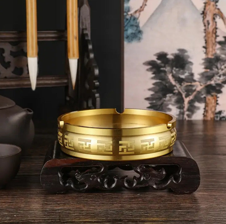 Eleganter Aschenbecher aus Reinem Messing