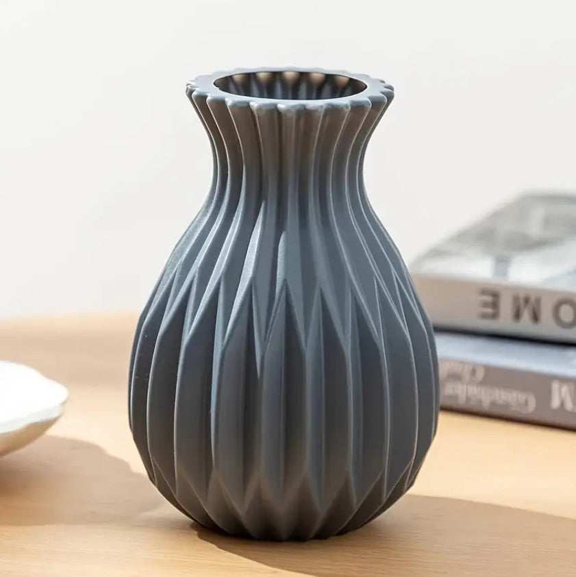 Schicke Kunstkeramikvase für Wohnzimmer & Esstisch - Grau